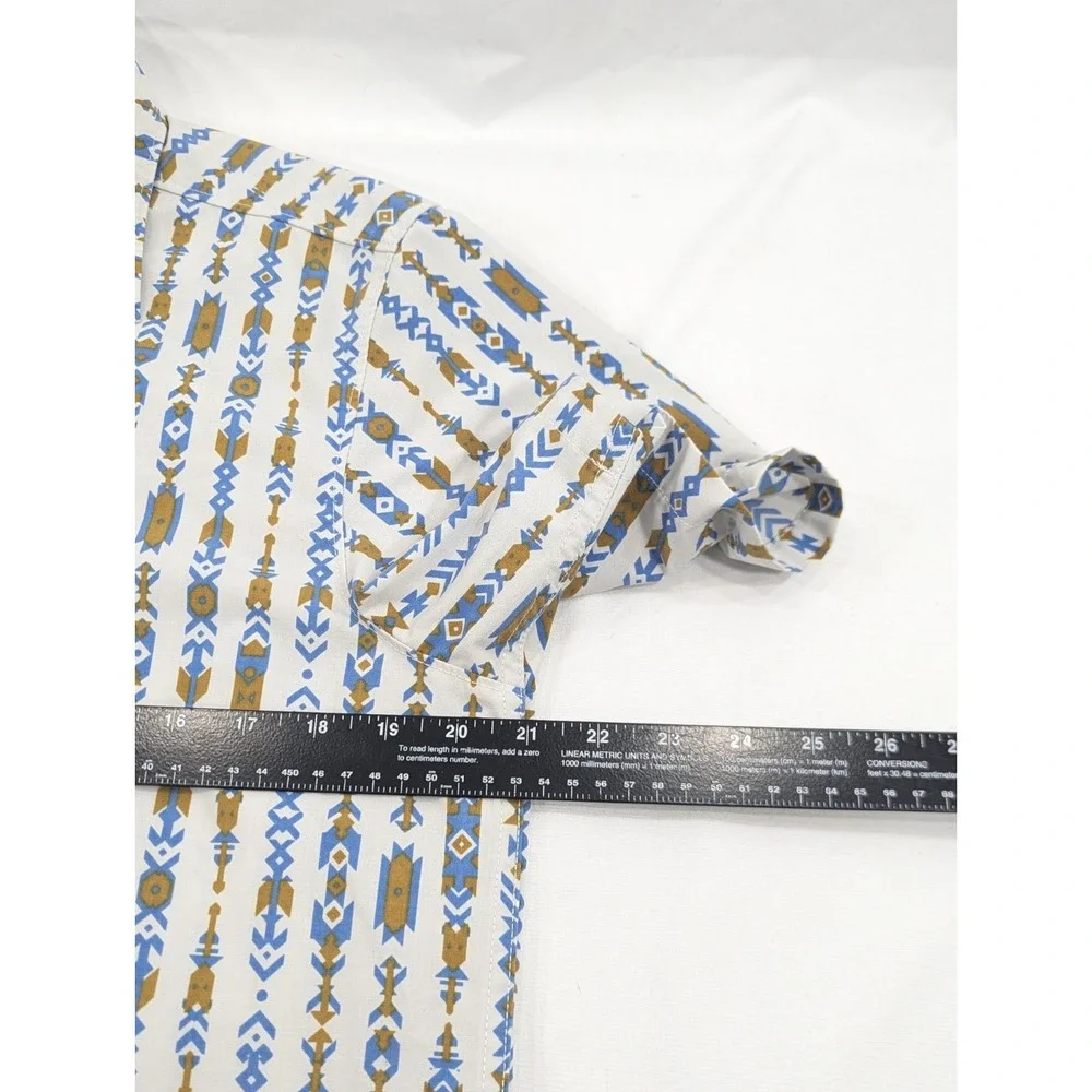 The North‎ Face Shirt Mens Medium Ivory AOP Aztec Short Sleeves Button Up